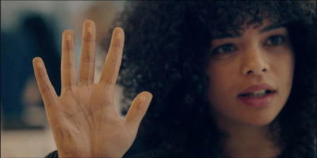 Y&amp;Y main téléphone