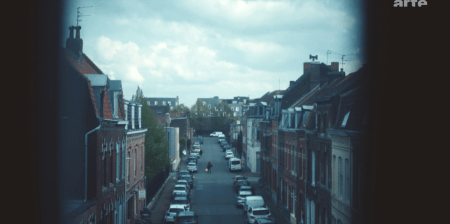 Vue de la fenêtre d'Adrien. Le décor d'une rue dans une ville du Nord de la France est semblable à celui où grandirent Albert et Solange